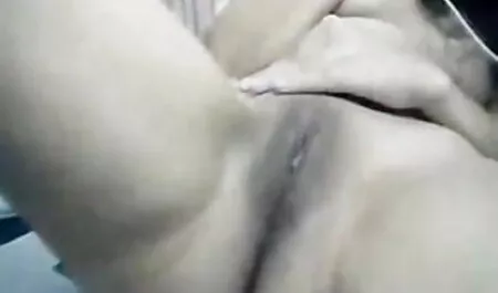 স্বামী ও স্ত্রী জোর করে চোদা ভিডিও