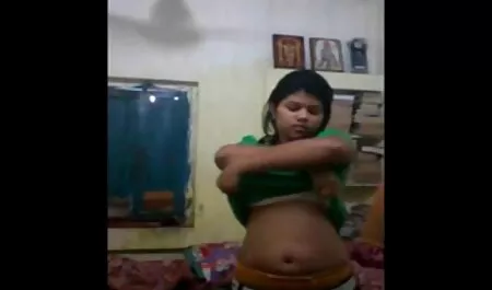 বড় সুন্দরী বাংলা ইংলিশ চুদাচুদি মহিলা