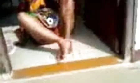 বহু চুদা চুদী পুরুষের এক নারির, প্রসাব করা,